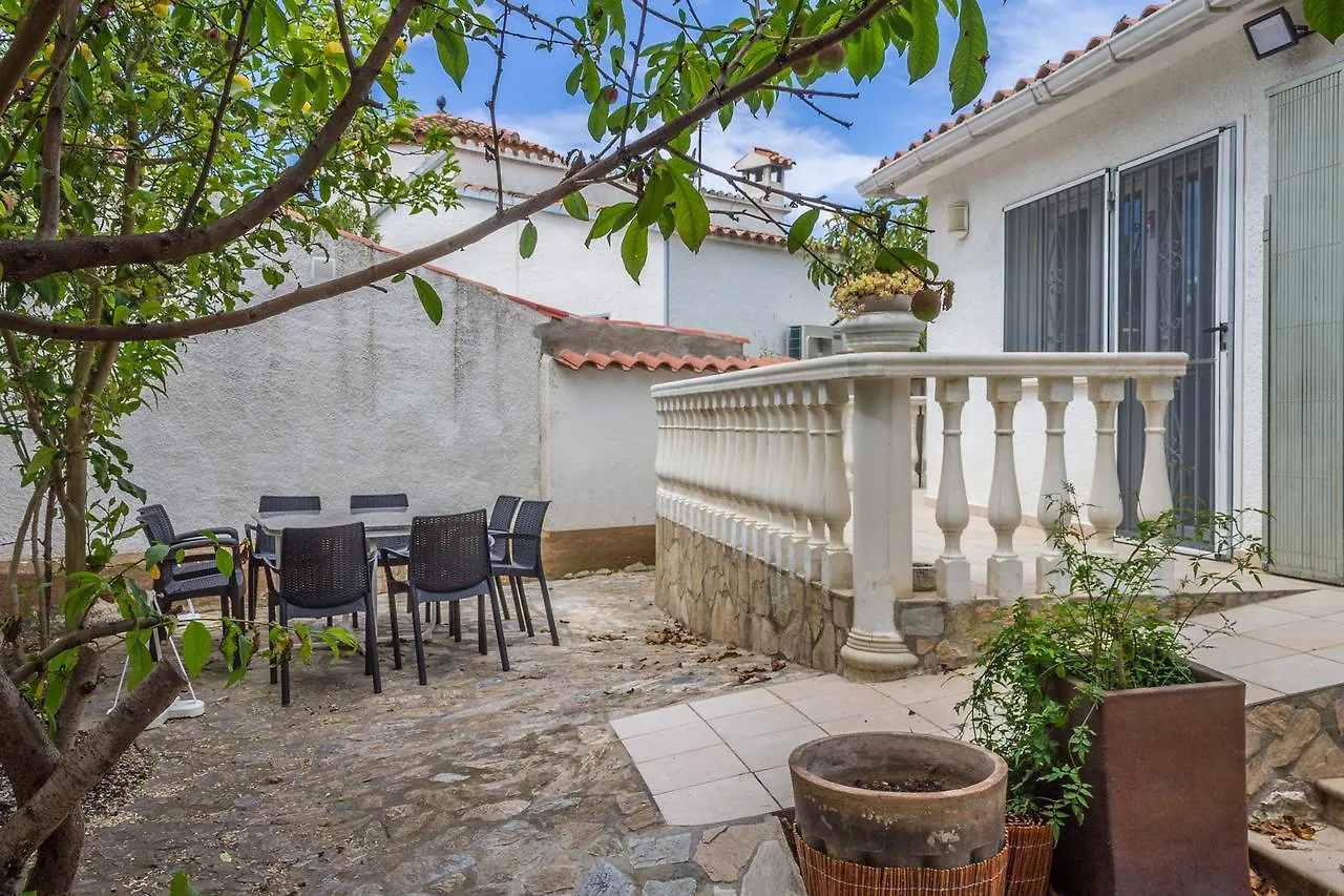 Empurialola -Encantadora Casa Con Jardin Cerca Del Centro -142 Empuriabrava Σπίτι διακοπών