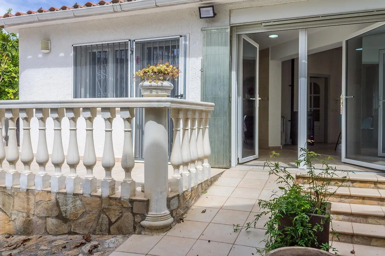 Σπίτι διακοπών Empurialola -Encantadora Casa Con Jardin Cerca Del Centro -142 Empuriabrava