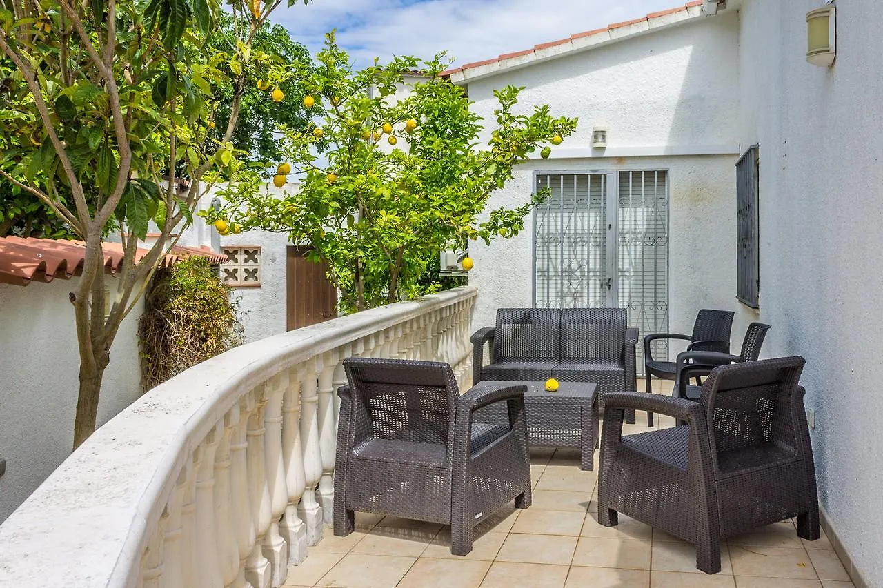 Empurialola -Encantadora Casa Con Jardin Cerca Del Centro -142 Empuriabrava Ισπανία