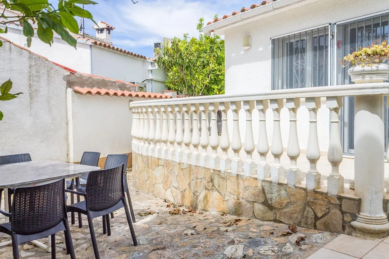 Empurialola -Encantadora Casa Con Jardin Cerca Del Centro -142 Empuriabrava