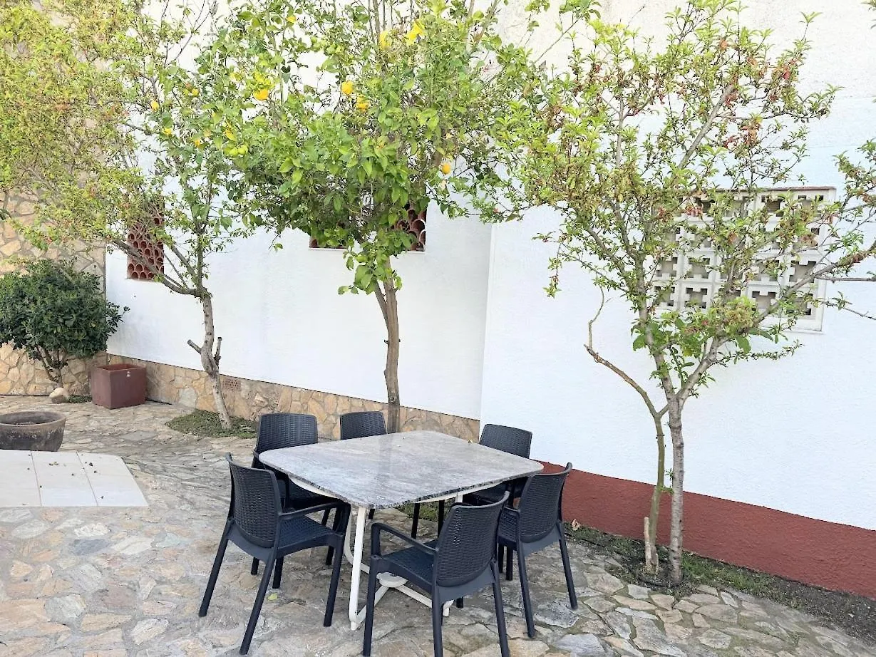 Empurialola -Encantadora Casa Con Jardin Cerca Del Centro -142 إمبوريابرافا 0*,  إسبانيا