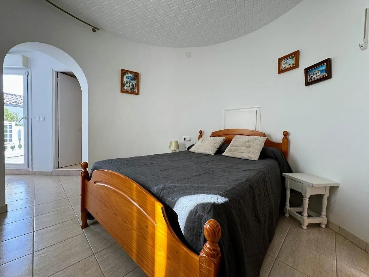 بيت للعطل Empurialola -Encantadora Casa Con Jardin Cerca Del Centro -142 إمبوريابرافا