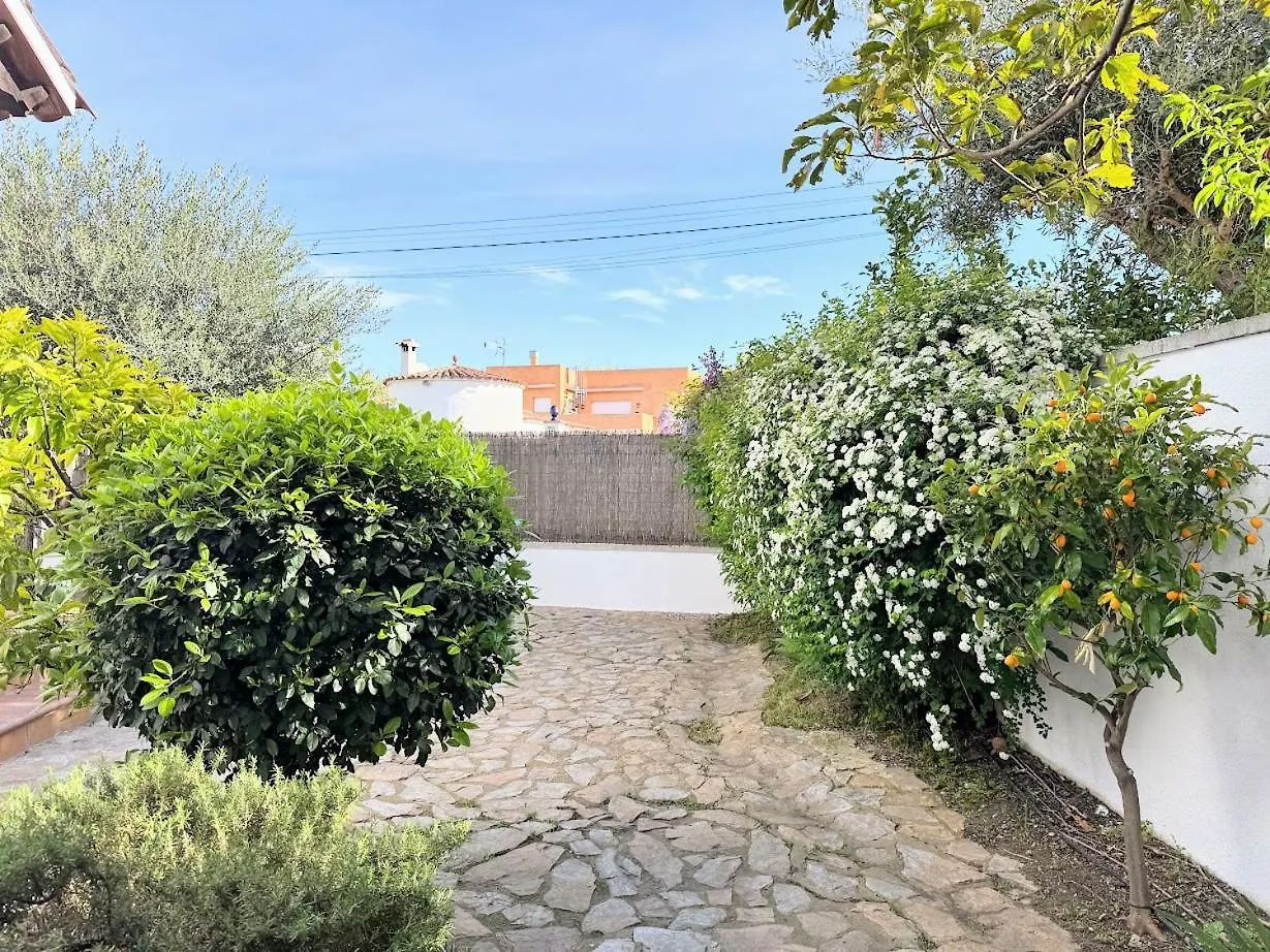 Empurialola -Encantadora Casa Con Jardin Cerca Del Centro -142 إمبوريابرافا 0*,