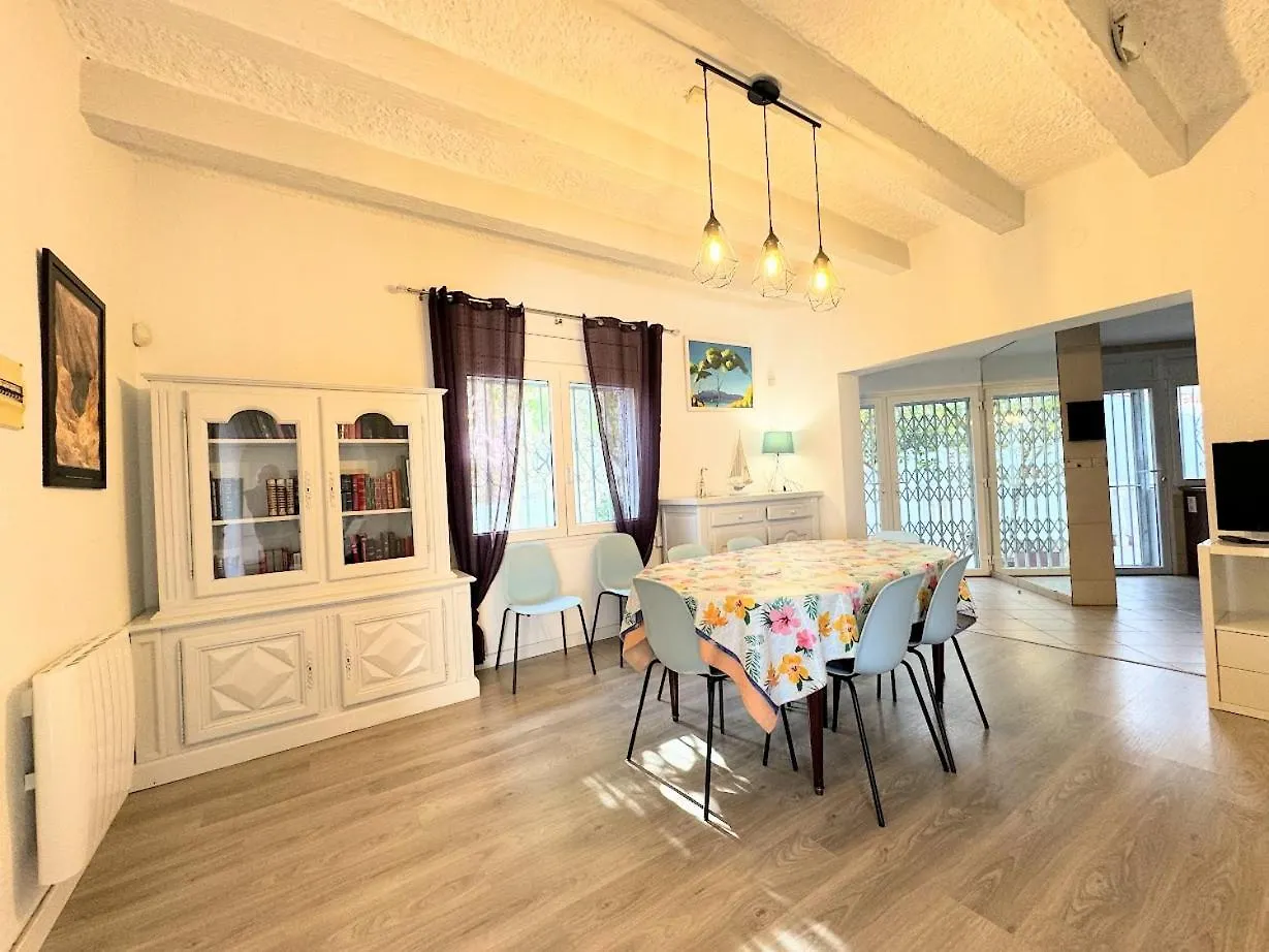 Empurialola -Encantadora Casa Con Jardin Cerca Del Centro -142 إمبوريابرافا