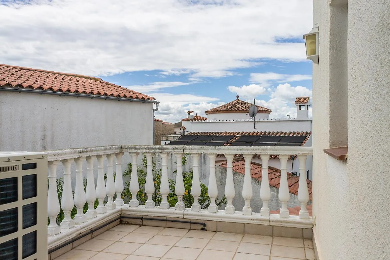 Empurialola -Encantadora Casa Con Jardin Cerca Del Centro -142 إمبوريابرافا إسبانيا
