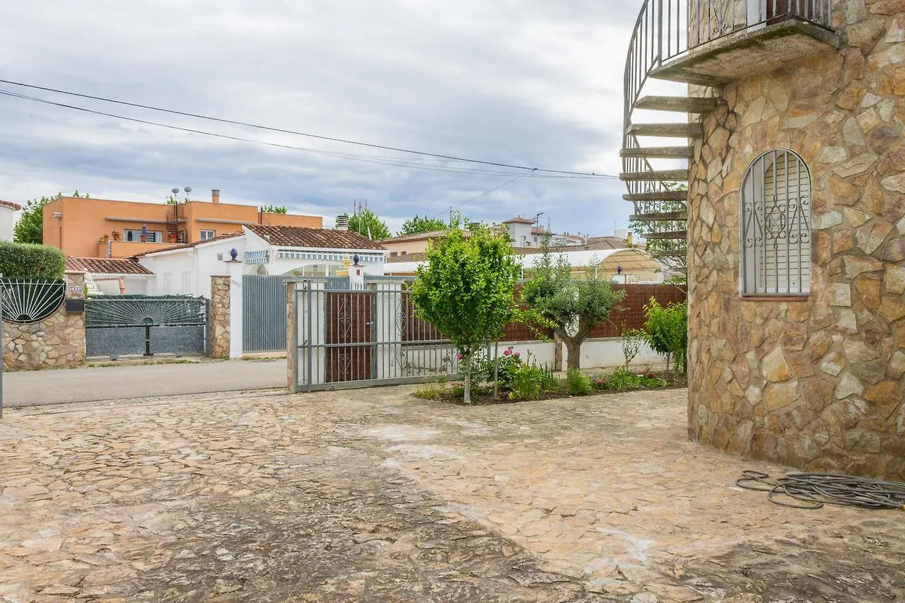 Empurialola -Encantadora Casa Con Jardin Cerca Del Centro -142 إمبوريابرافا 0*,