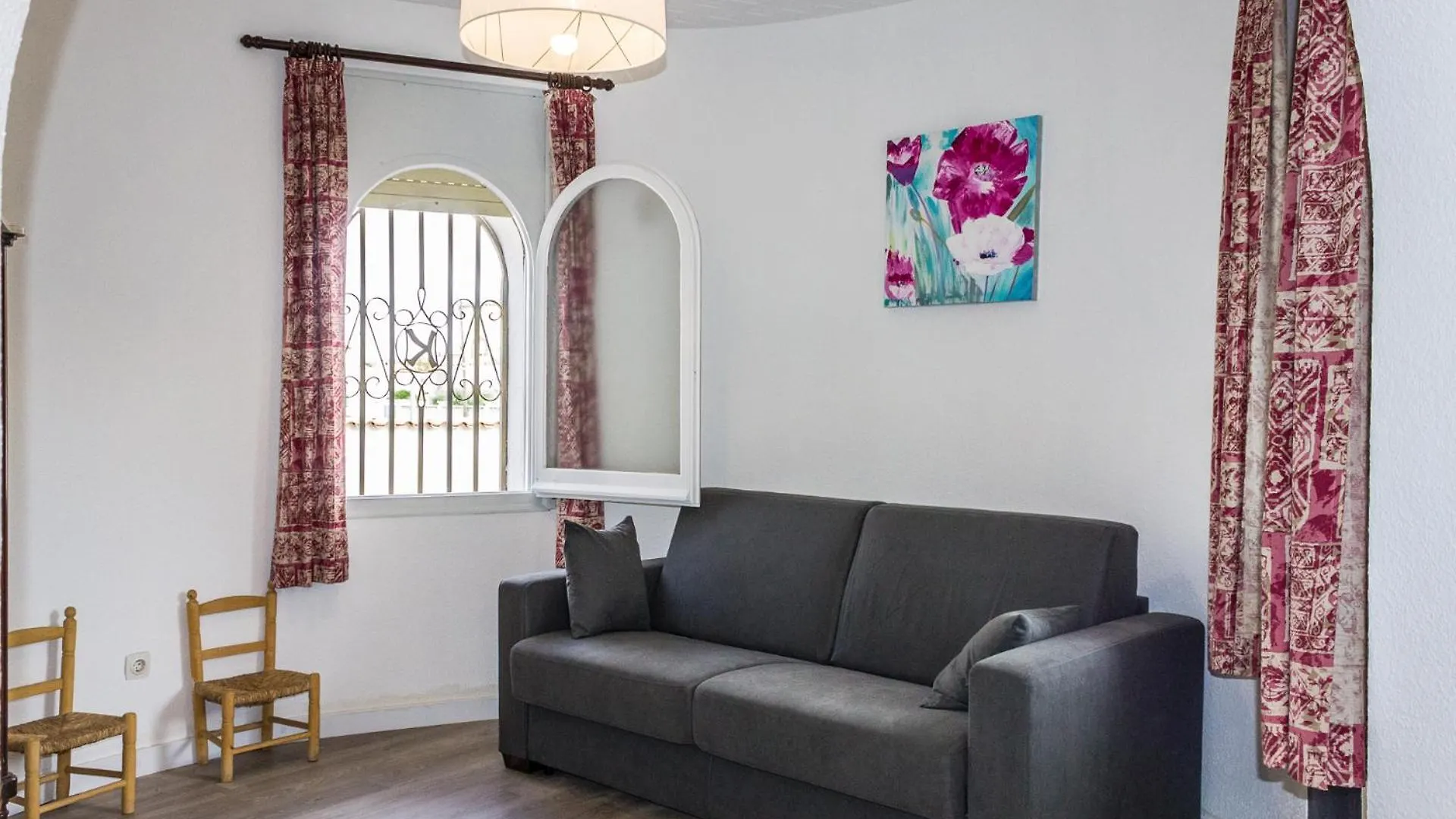 بيت للعطل Empurialola -Encantadora Casa Con Jardin Cerca Del Centro -142 إمبوريابرافا