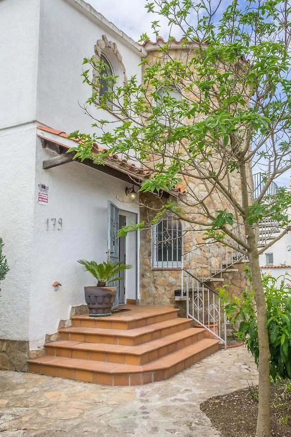 بيت للعطل Empurialola -Encantadora Casa Con Jardin Cerca Del Centro -142 إمبوريابرافا