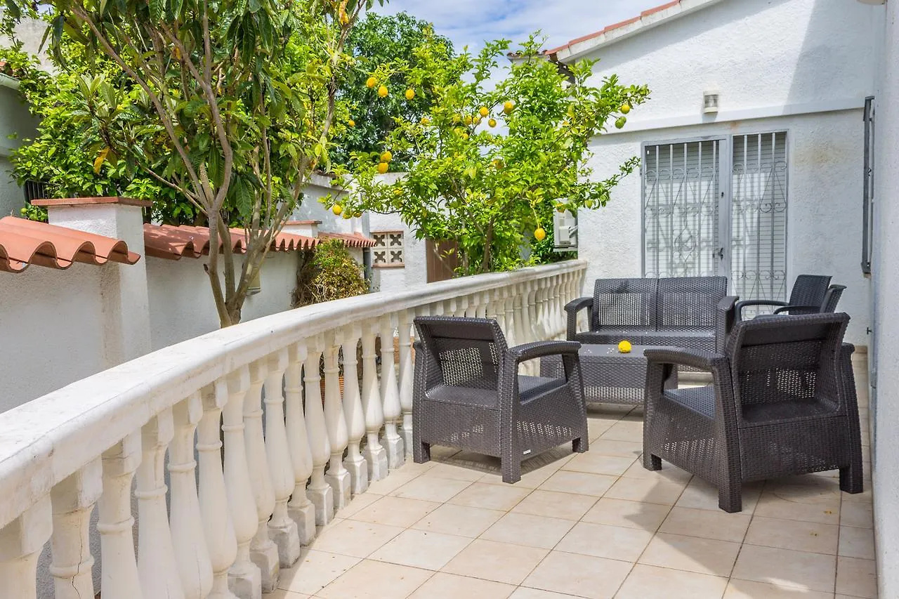 Empurialola -Encantadora Casa Con Jardin Cerca Del Centro -142 إمبوريابرافا إسبانيا